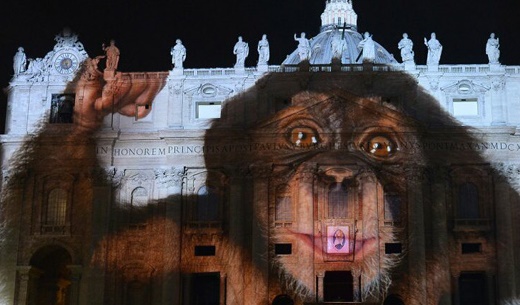 Vatican-occult-light-show-mercy-08-12-2015-00